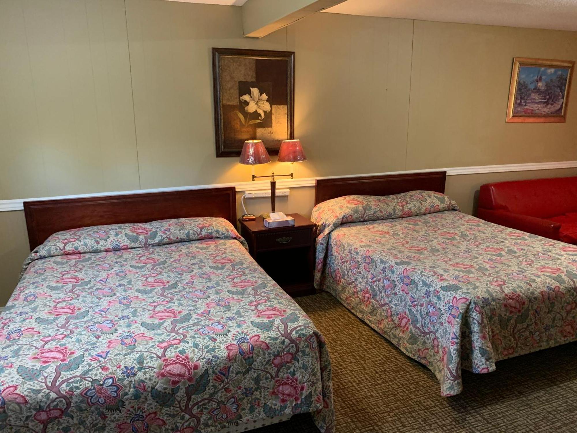 Twin Oaks Motel Orono Экстерьер фото