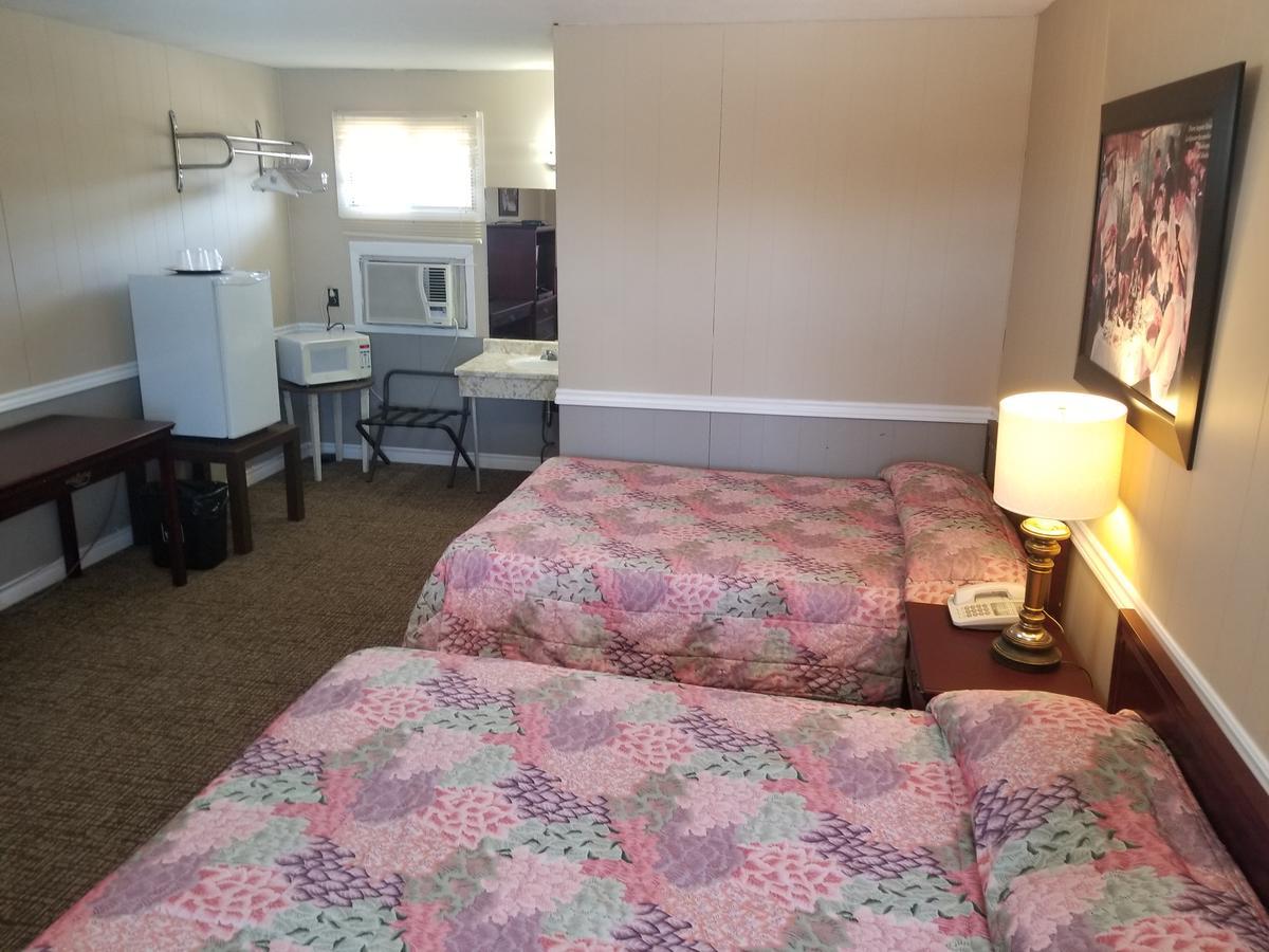 Twin Oaks Motel Orono Экстерьер фото